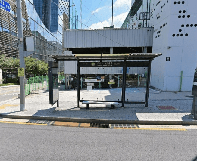 서초역 4번출구 [22870]