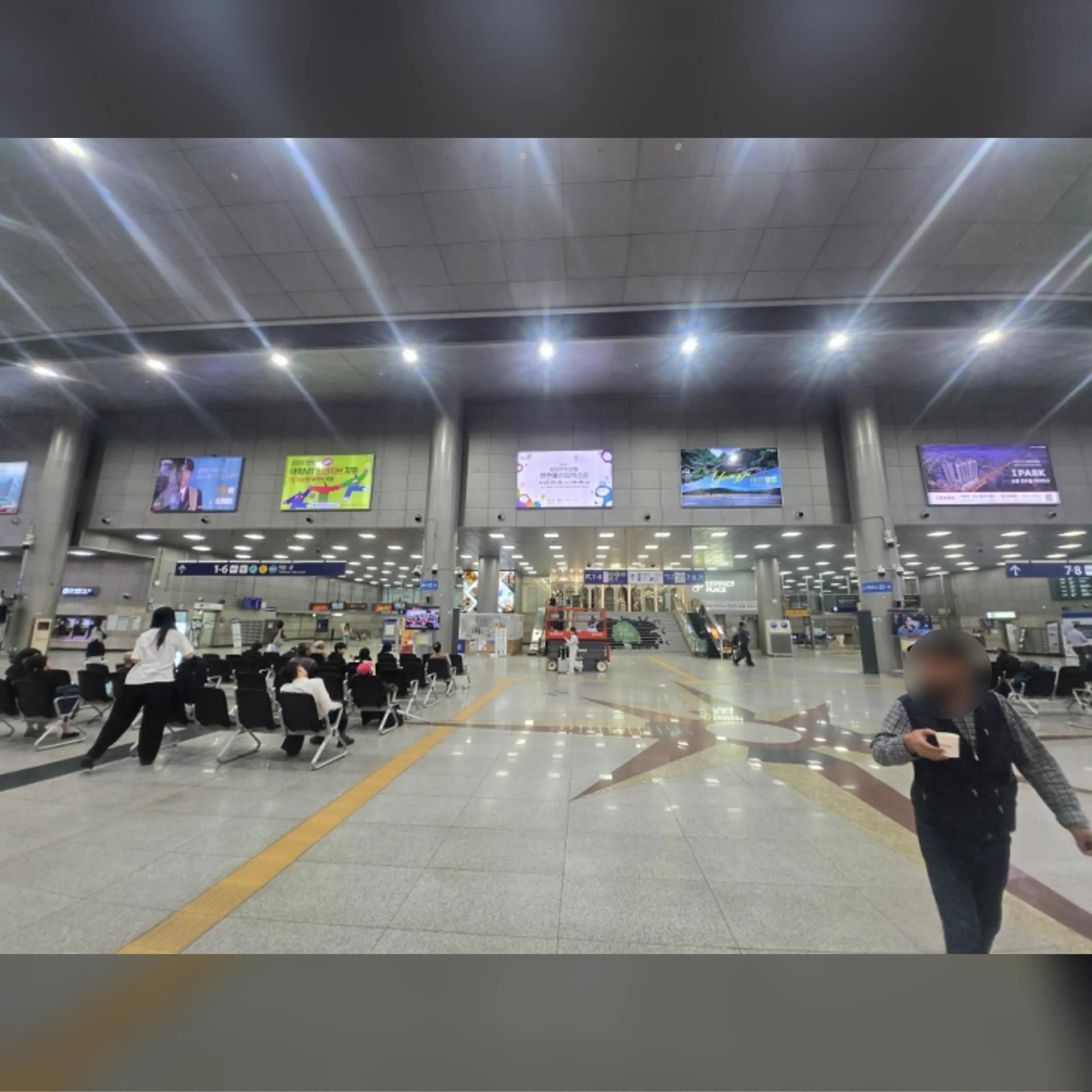 청량리(서울시립대입구)역 [경원선] 조명광고
